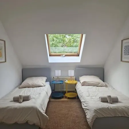 Duplex With Patio Near Exhibition Messe *